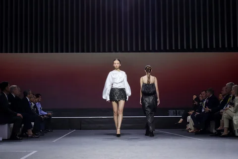 FashionShow1.webp.480