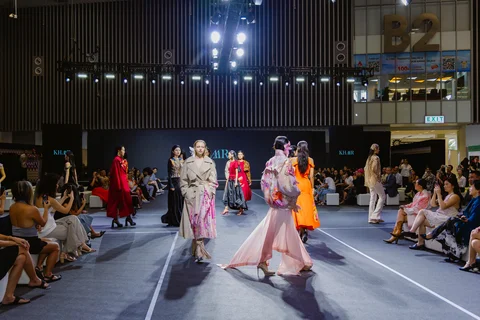 FashionShow5.webp.480